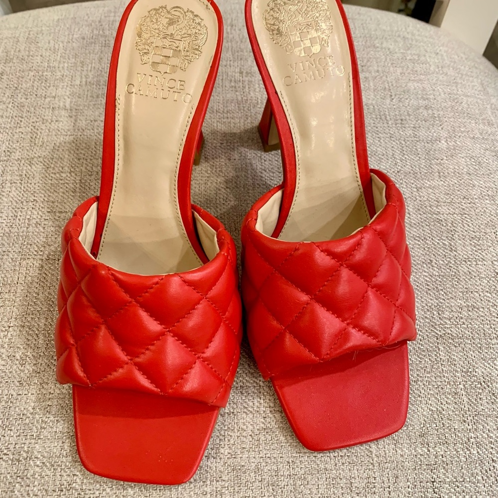 NWOB Vince Camuto Red Reselm Quilted Heels